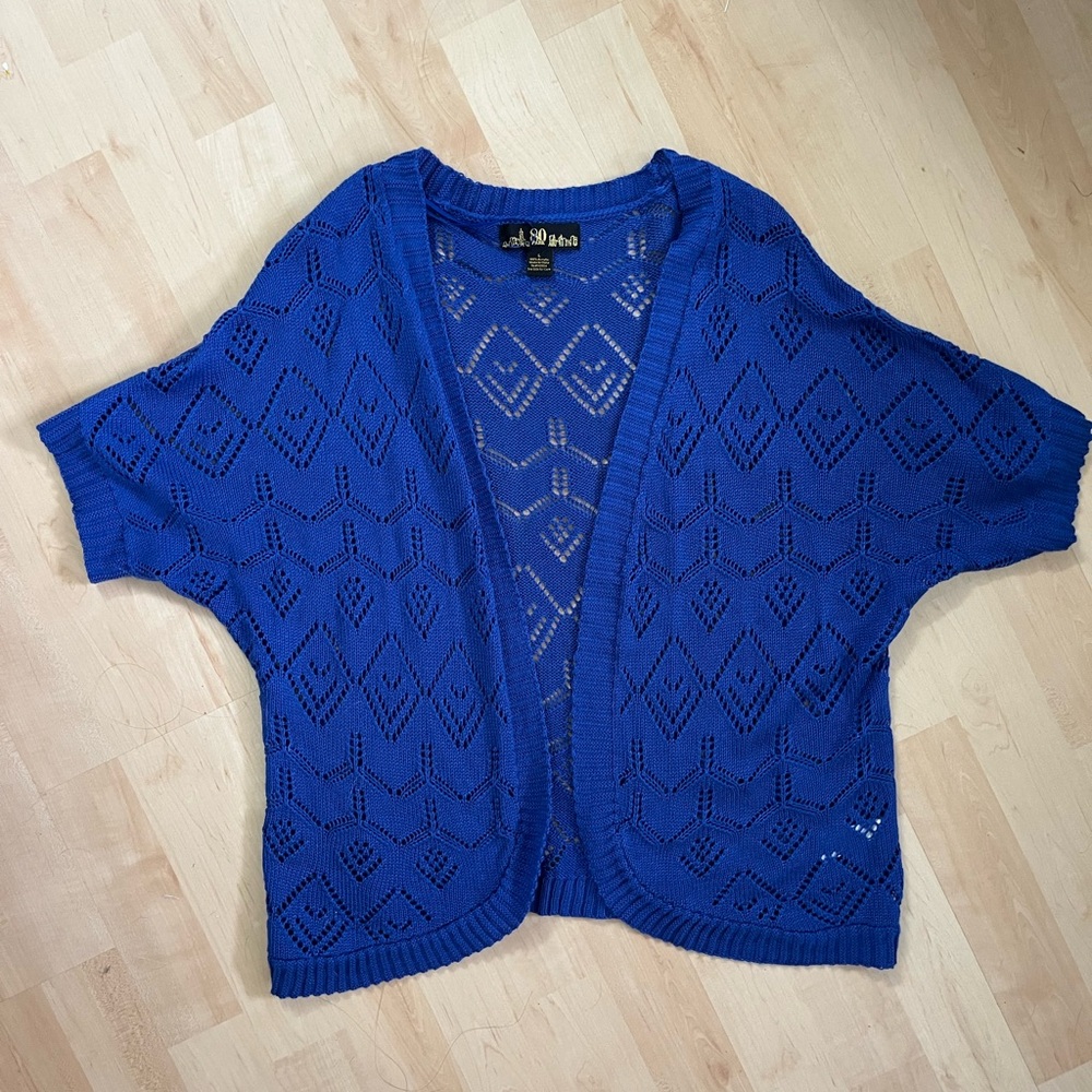 Short sleeved cardigan